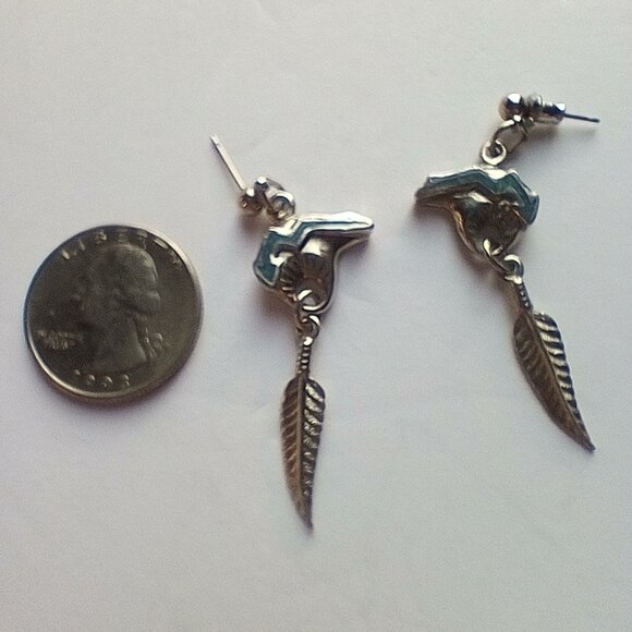 Outstanding Vintage Artisan Signed Native American Pewter Earrings - Picture 2 of 6